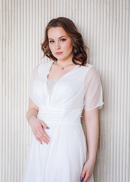 Прокат платья Белое фатиновое миди с крылышками для фотосессии и мероприятия в Томске