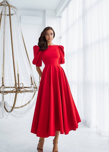 Красное миди с открытой спиной платье для фотосессии и мероприятия в Томске