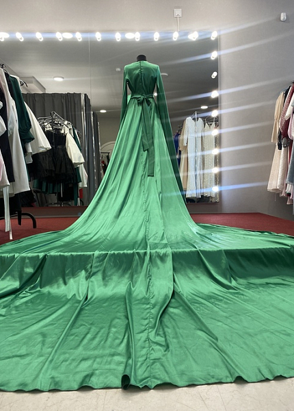 Прокат платья Изумрудное платье Хюррем для фотосессии и мероприятия в Томске