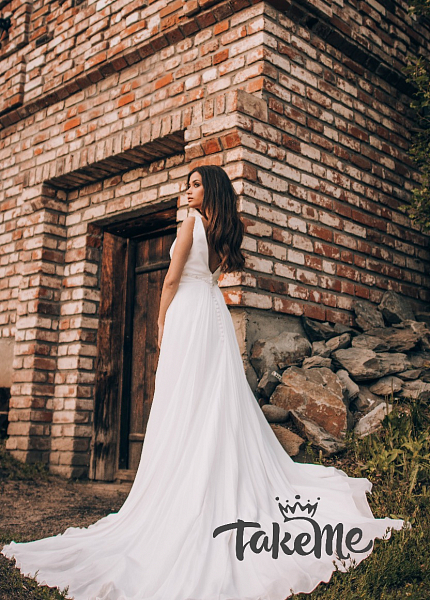 Прокат платья Белое со шлейфом и декоративным поясом для фотосессии и мероприятия в Томске
