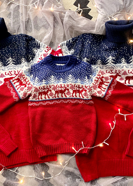 Прокат платья Комплект свитеров красно-синий для фотосессии и мероприятия в Томске