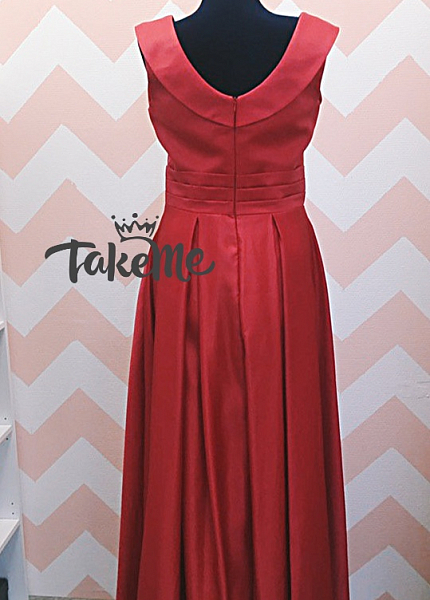 Прокат платья Красное атласное с драпировкой на груди для фотосессии и мероприятия в Томске