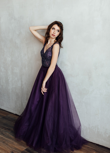 Прокат платья Фиолетовое фатиновое с расшитым верхом для фотосессии и мероприятия в Томске
